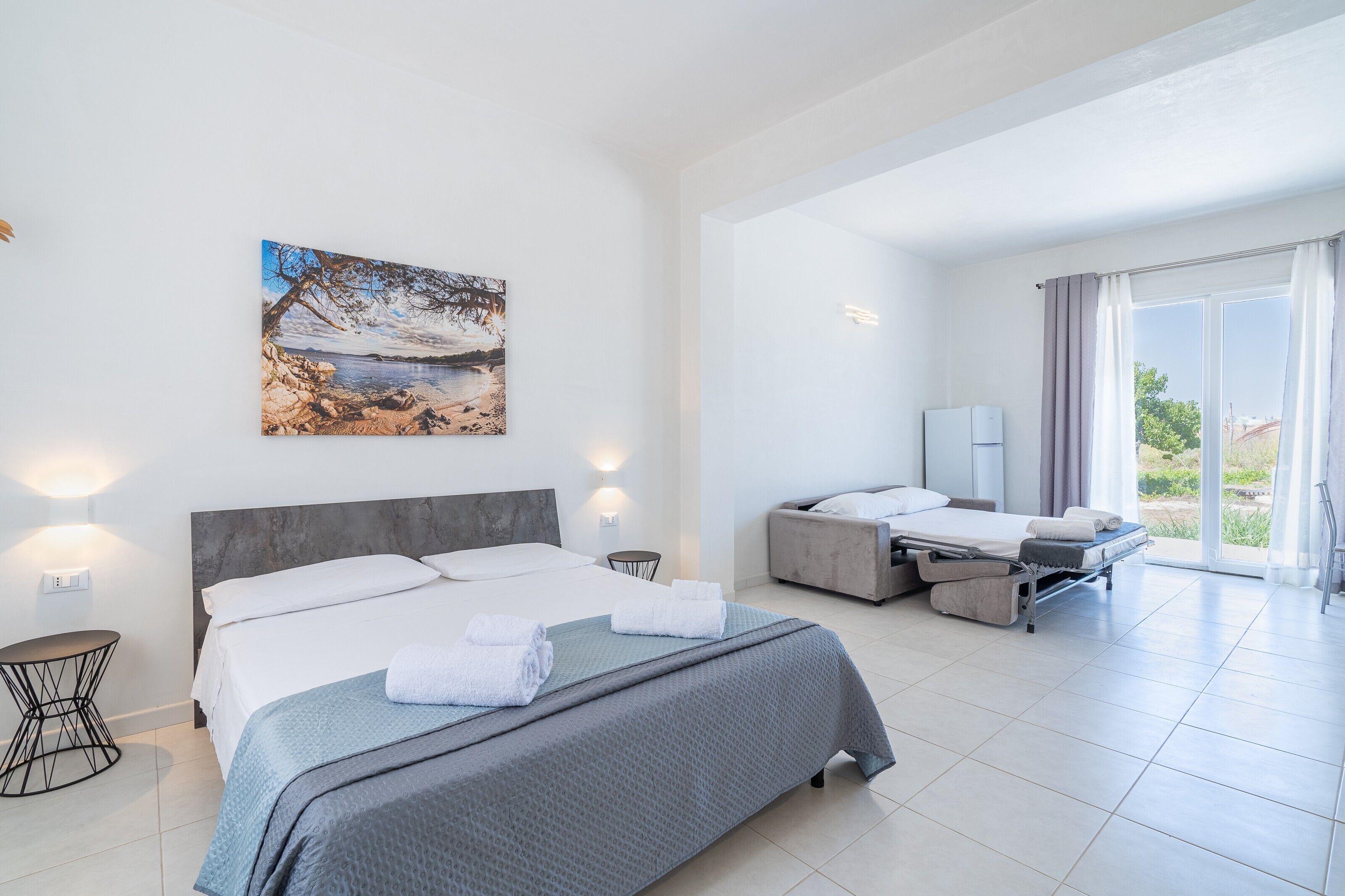 1 bedroom, bed sheets