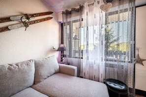 Televisión, chimenea