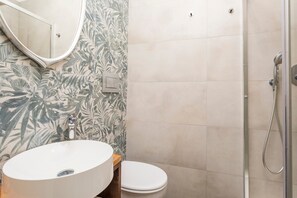 Shower, hair dryer, towels - Room 'Ds - Singola' with Shared Terrace, Wi-Fi and Air Conditioning (Catania)