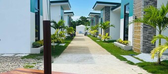 Charming 2-bedroom villa with WiFi, AC in Panglao Bohol