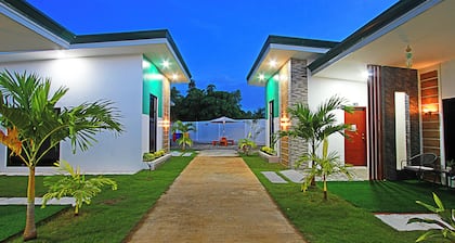 Charming 2-bedroom villa with WiFi, AC in Panglao Bohol