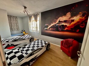 4 makuuhuonetta, ilmainen Wi-Fi, vuodevaatteet