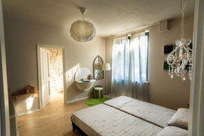 4 habitaciones, wifi gratis y ropa de cama