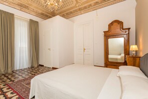 1 slaapkamer, een strijkplank/strijkijzer, gratis wifi, beddengoed