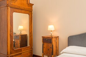 1 dormitorio, tabla de planchar con plancha, wifi gratis y ropa de cama