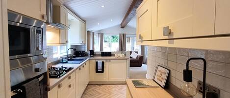 Frigorifero, microonde, forno, lavastoviglie