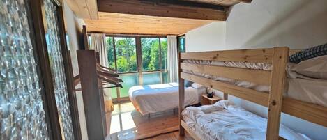 3 habitaciones, tabla de planchar con plancha y wifi gratis