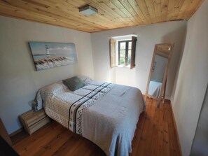 3 chambres, fer et planche à repasser, Wi-Fi gratuit, draps fournis