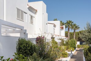 Property grounds - Holiday Home 'Novo Sancti Petri' with Sea View, Wi-Fi and Air Conditioning (Chiclana de la Frontera)