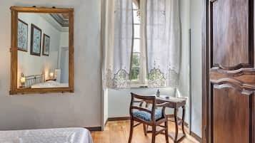 2 slaapkamers, een strijkplank/strijkijzer, gratis wifi, beddengoed