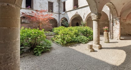 Castle 'Monastero' with Wi-Fi