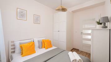 2 dormitorios, tabla de planchar con plancha, wifi y ropa de cama