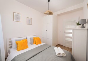 2 chambres, fer et planche à repasser, Wi-Fi, draps fournis