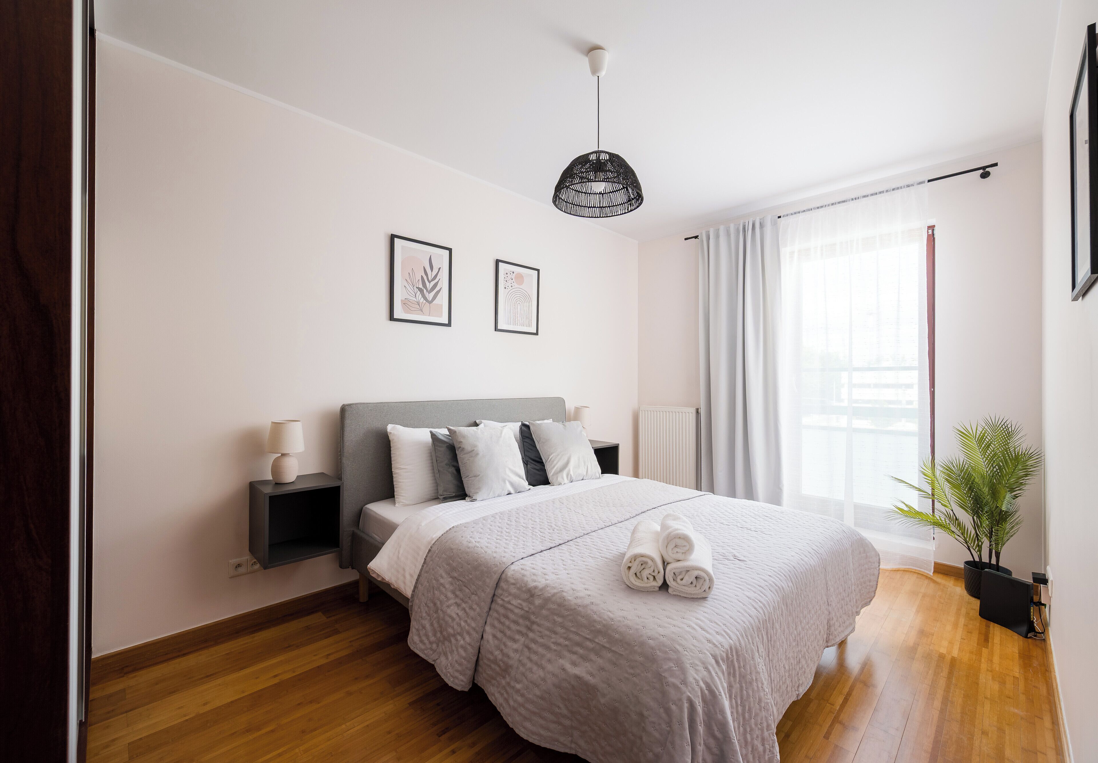 2 多间卧室、熨斗/熨衣板、WiFi、床单