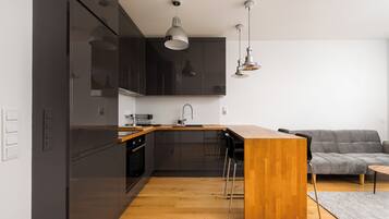 Kühlschrank, Ofen, Herdplatte, Geschirrspüler