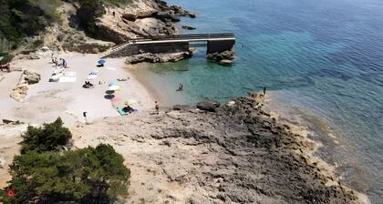 Apartment 'Stecchi Mare' with Private Terrace and Air Conditioning