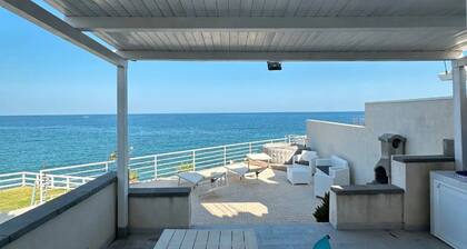 Room 'Faraglione 3' with Private Terrace, Wi-Fi and Air Conditioning