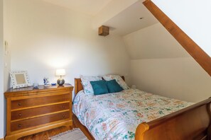 3 bedrooms, iron/ironing board, free WiFi