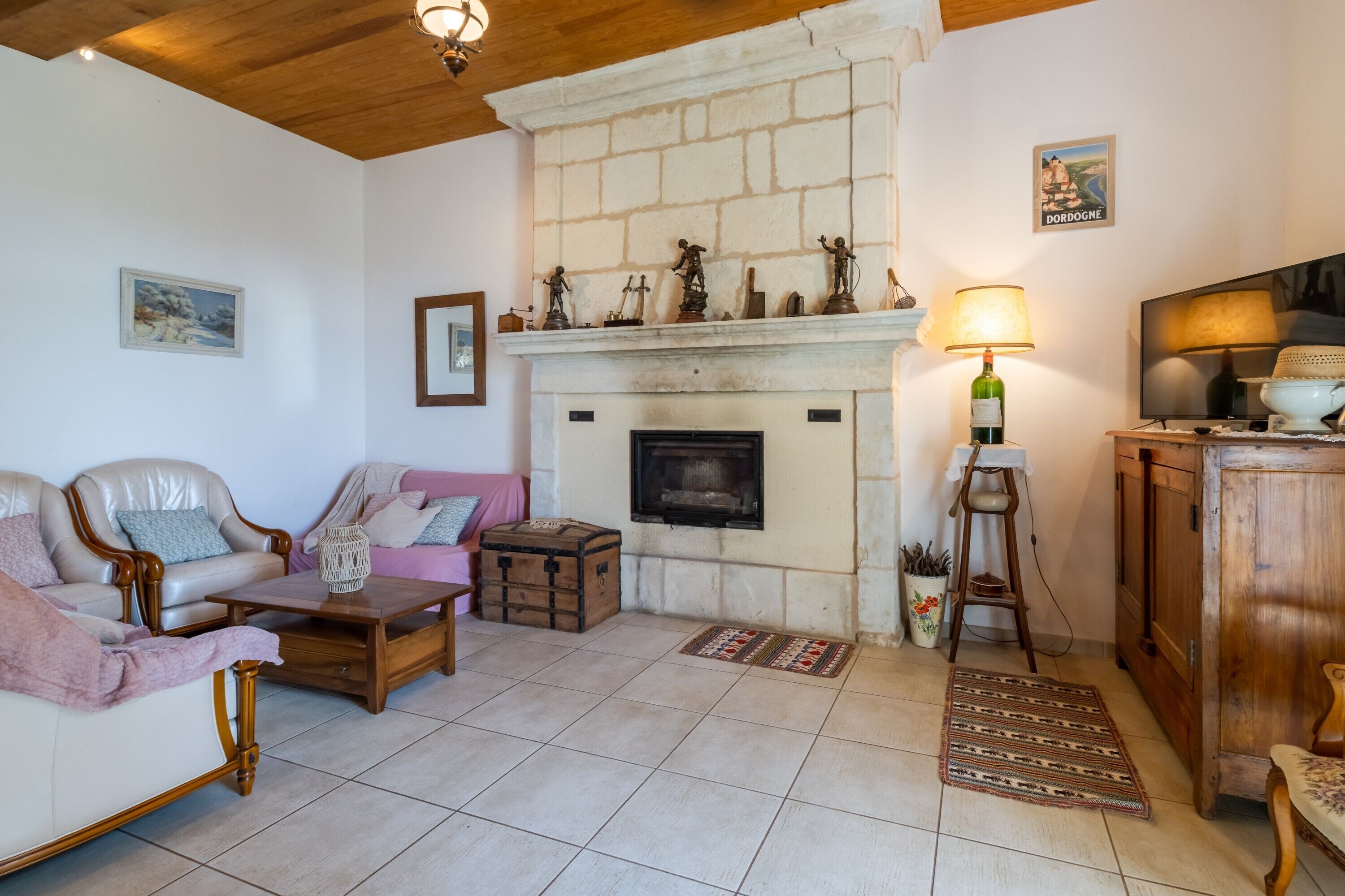 TV, fireplace, stereo