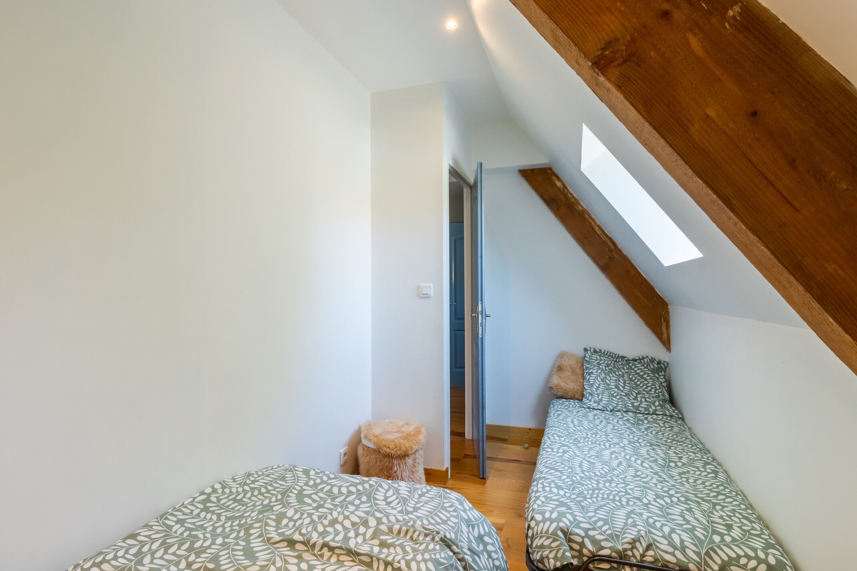 3 bedrooms, iron/ironing board, free WiFi