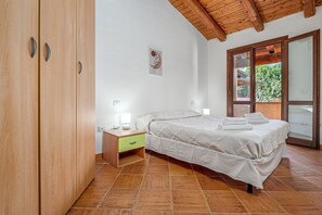 2 bedrooms, bed sheets
