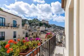 Property grounds - Apartment 'Liolà' with Mountain View, Wi-Fi and Air Conditioning (Scicli)