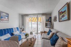 Télévision, chaîne hi-fi