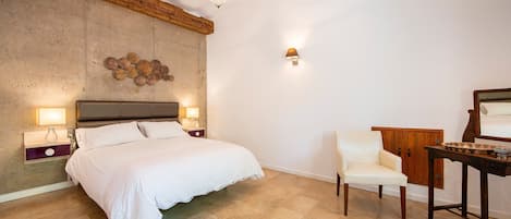 1 غرفة نوم ومكواة/لوح كي وواي فاي مجانًا وملاءات أسرّة