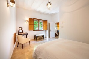 1 chambre, fer et planche à repasser, Wi-Fi gratuit, draps fournis