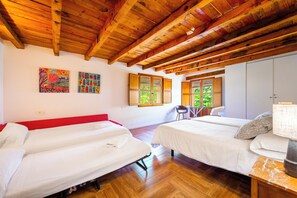 1 chambre, fer et planche à repasser, Wi-Fi gratuit, draps fournis