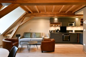 TV - Apartment 'Seigneurie Fouquet - Caraquet' with Wi-Fi (Le Palais)