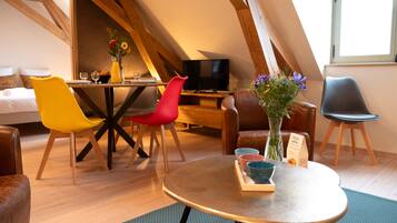 3 makuuhuonetta, silitysrauta/-lauta, ilmainen Wi-Fi, vuodevaatteet