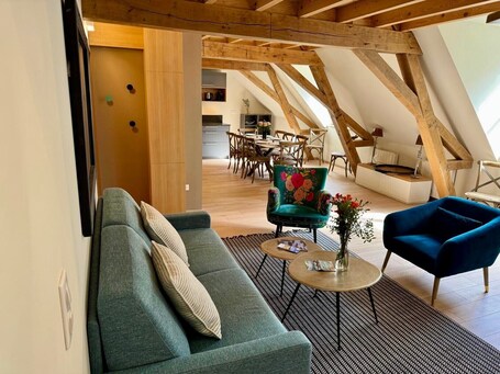 TV. Apartment '6 - Seigneurie Fouquet - Cocagne' with Wi-Fi