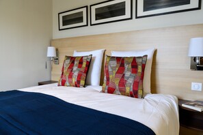 3 bedrooms, iron/ironing board, free WiFi, bed sheets - Apartment '7 - Seigneurie Fouquet' with Wi-Fi (Le Palais)
