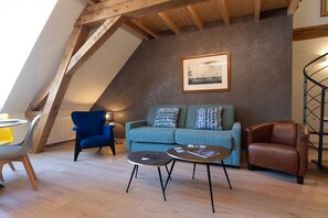 TV - Apartment 'Seigneurie Fouquet - Gaspareau' with Wi-Fi (Le Palais)