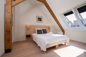 2 bedrooms, iron/ironing board, free WiFi, bed sheets - Apartment 'Seigneurie Fouquet - Gaspareau' with Wi-Fi (Le Palais)