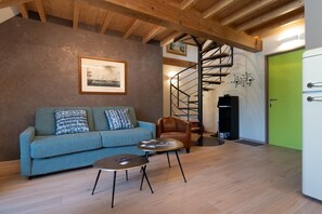 TV - Apartment 'Seigneurie Fouquet - Gaspareau' with Wi-Fi (Le Palais)