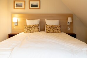 3 bedrooms, iron/ironing board, free WiFi, bed sheets - Duplex 'Pesmacody - Seigneurie Fouquet' with Wi-Fi (Le Palais)