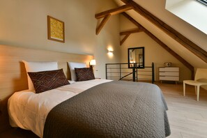 3 makuuhuonetta, silitysrauta/-lauta, ilmainen Wi-Fi, vuodevaatteet