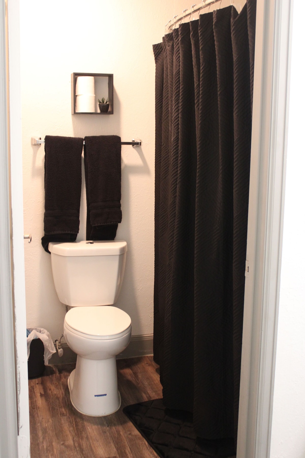 Photo 4 of Charming 1-bedroom apartment with WiFi and pool in Houston