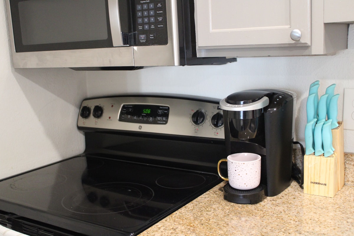 Photo 15 of Charming 1-bedroom apartment with WiFi and pool in Houston