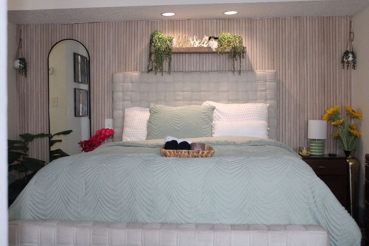 Photo 2 of Charming 1-bedroom apartment with WiFi and pool in Houston