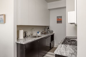 Fridge, microwave, stovetop, dishwasher - Salted Roots Basecamp: Downtown 1 Bedroom Loft (Anchorage)