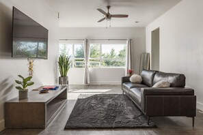 TV - Salted Roots Basecamp: Downtown 1 Bedroom Loft (Anchorage)