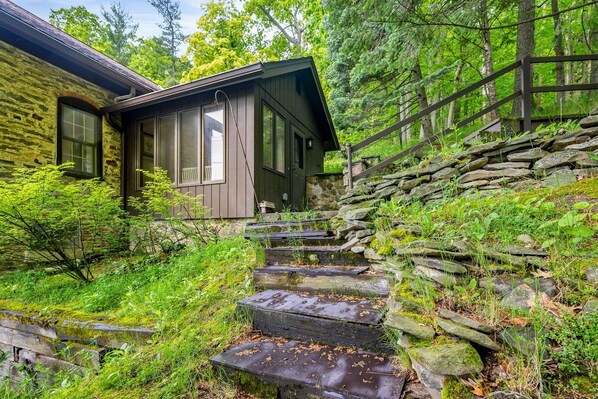 Exterior detail - Historical | Lake Access | Near Wineries (Naples)