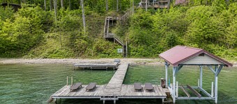Private Cayuga Lakefront Retreat | Dock/Wine Trail
