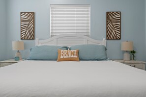 5 Schlafzimmer, Schreibtisch, Bügeleisen/Bügelbrett, Reisekinderbett