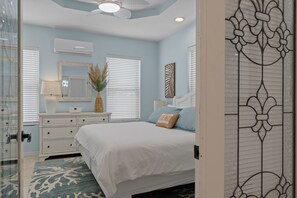 5 bedrooms, desk, iron/ironing board, travel cot