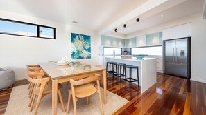 Dining - Blairgowrie Bay Villa | Luxe Pool & Beachfront (Blairgowrie)