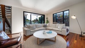 Smart TV, fireplace, books, stereo - Blairgowrie Bay Villa | Luxe Pool & Beachfront (Blairgowrie)